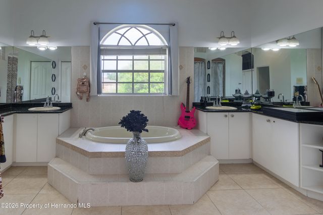 6151 New Osprey Point, Weeki Wachee, FL 34607
