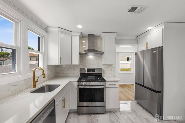 234 Old Road, Sewaren, NJ 07077
