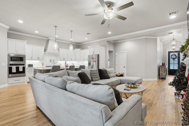 2818 E Quaker Street, Broken Arrow, OK 74014