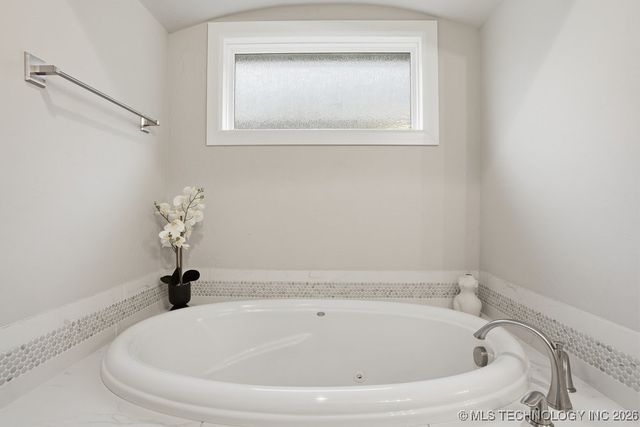 2818 E Quaker Street, Broken Arrow, OK 74014