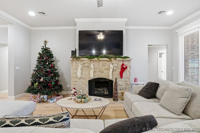 2818 E Quaker Street, Broken Arrow, OK 74014