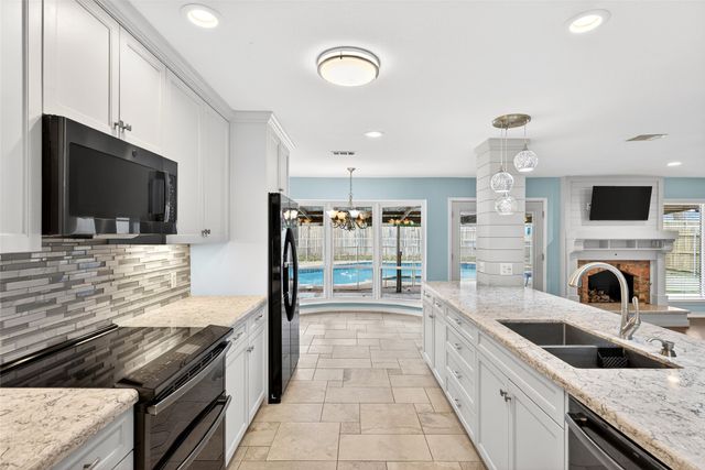 2032 Briar Trail, Hurst, TX 76054