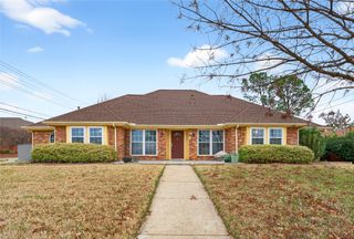 2032 Briar Trail, Hurst, TX 76054