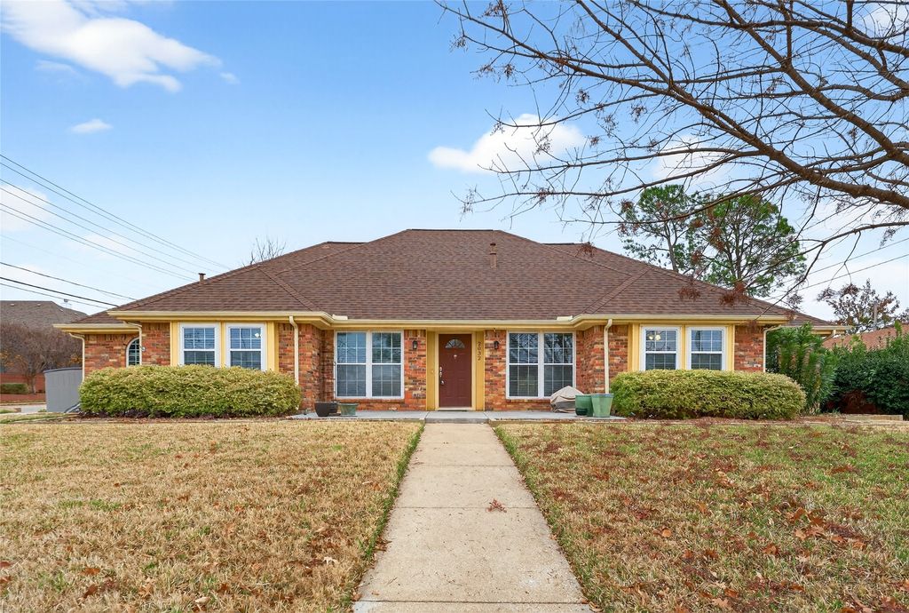 2032 Briar Trail, Hurst, TX 76054