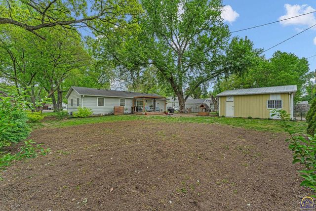 1926 NW Taylor ST, Topeka, KS 66608