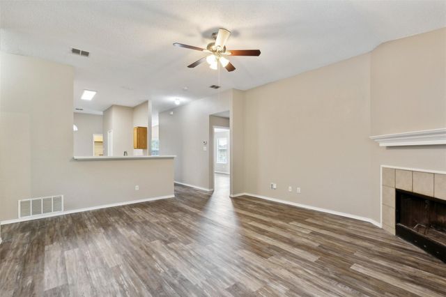 845 Beaver Creek Drive, Burleson, TX 76028