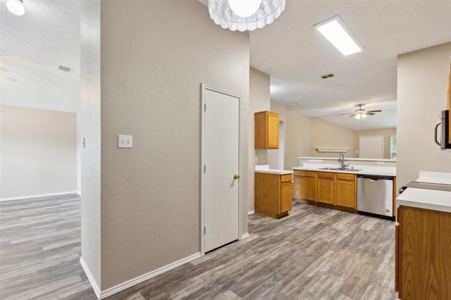 845 Beaver Creek Drive, Burleson, TX 76028