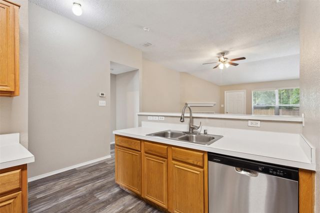 845 Beaver Creek Drive, Burleson, TX 76028