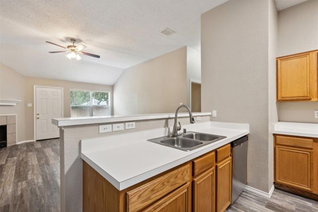 845 Beaver Creek Drive, Burleson, TX 76028