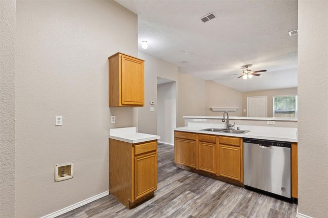 845 Beaver Creek Drive, Burleson, TX 76028