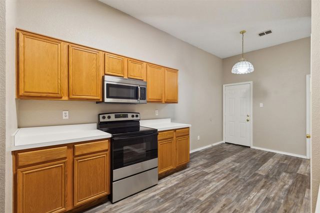 845 Beaver Creek Drive, Burleson, TX 76028