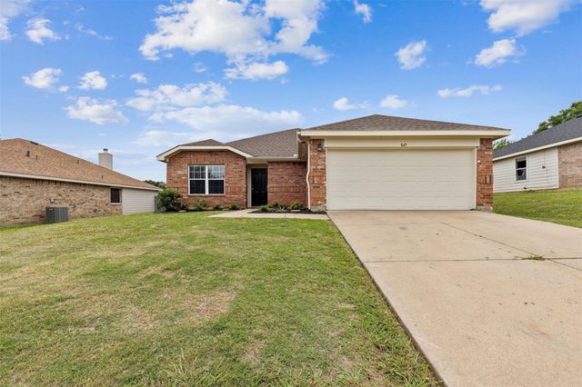 845 Beaver Creek Drive, Burleson, TX 76028