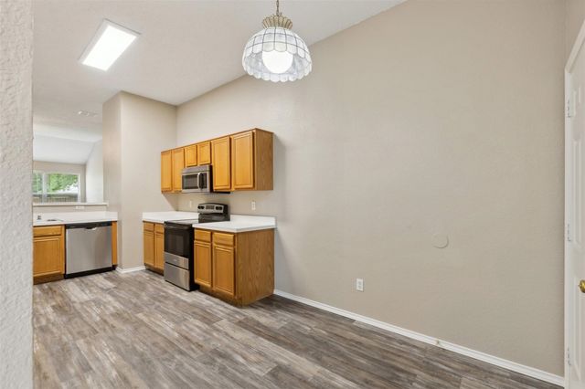 845 Beaver Creek Drive, Burleson, TX 76028