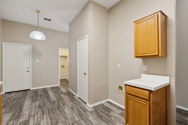 845 Beaver Creek Drive, Burleson, TX 76028