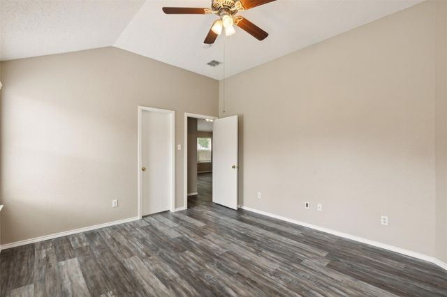 845 Beaver Creek Drive, Burleson, TX 76028