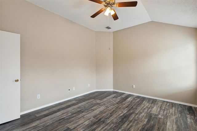 845 Beaver Creek Drive, Burleson, TX 76028