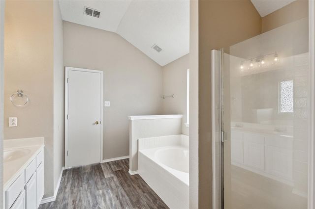 845 Beaver Creek Drive, Burleson, TX 76028