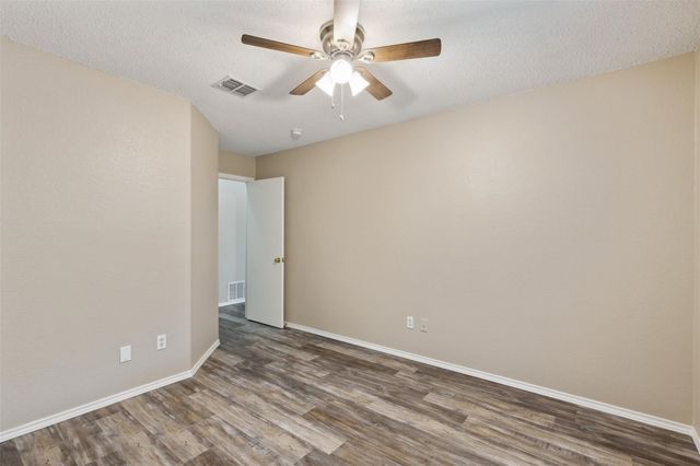 845 Beaver Creek Drive, Burleson, TX 76028
