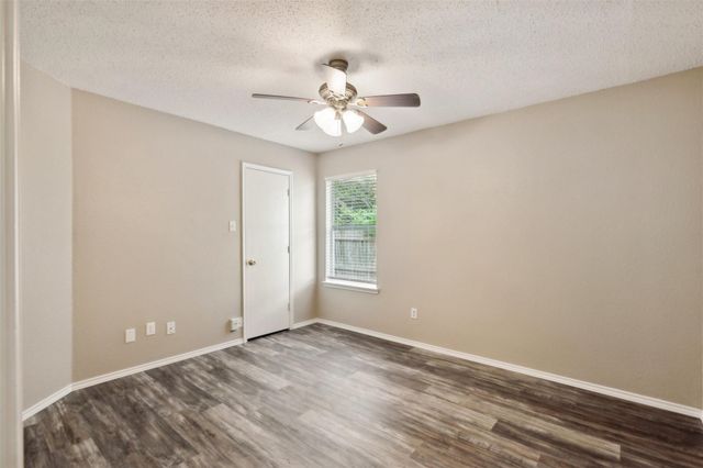 845 Beaver Creek Drive, Burleson, TX 76028