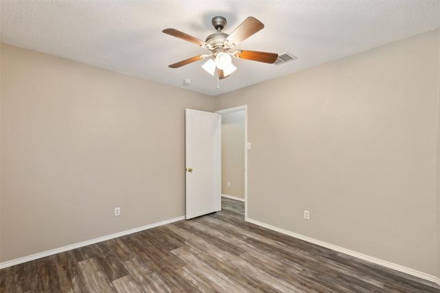 845 Beaver Creek Drive, Burleson, TX 76028