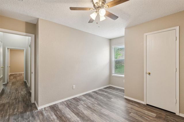845 Beaver Creek Drive, Burleson, TX 76028