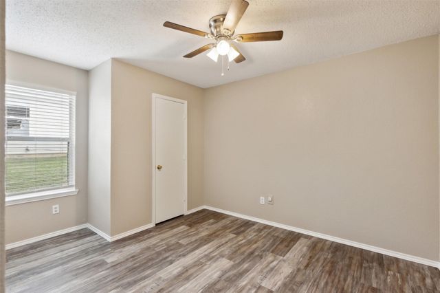 845 Beaver Creek Drive, Burleson, TX 76028