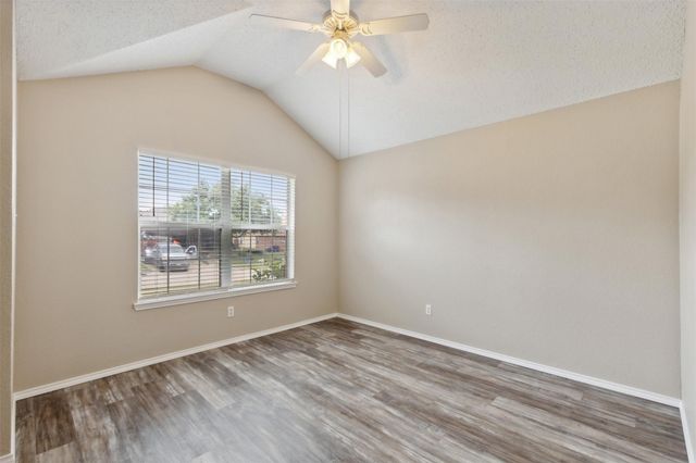 845 Beaver Creek Drive, Burleson, TX 76028