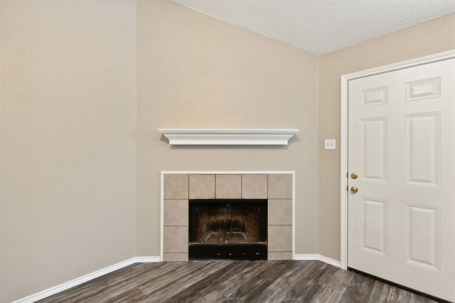 845 Beaver Creek Drive, Burleson, TX 76028