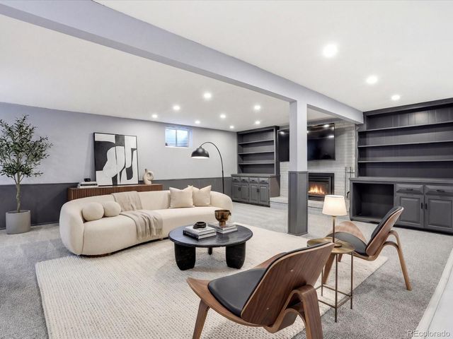 8524 W 10th Avenue, Lakewood, CO 80215