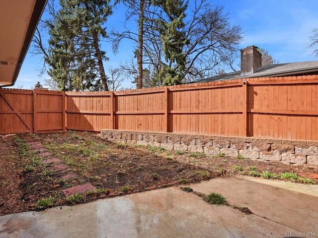 8524 W 10th Avenue, Lakewood, CO 80215