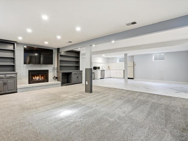 8524 W 10th Avenue, Lakewood, CO 80215