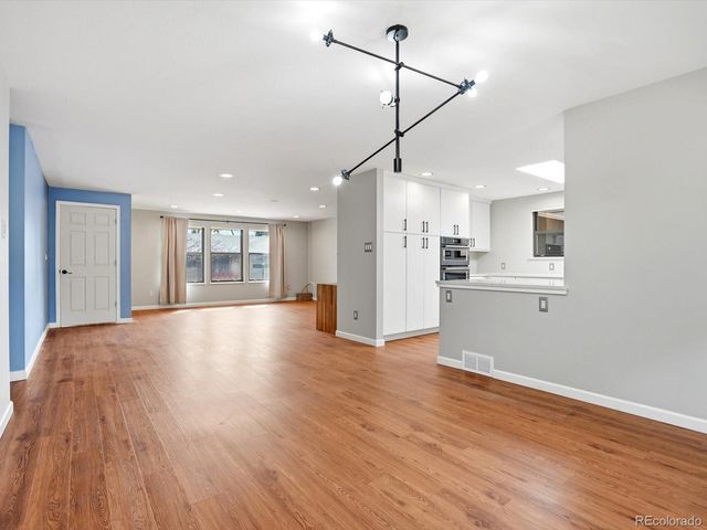 8524 W 10th Avenue, Lakewood, CO 80215