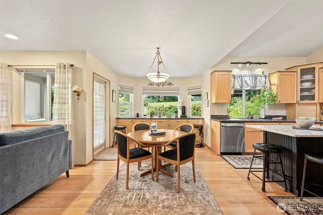 511 E Old Ranch Road, Allyn, WA 98524