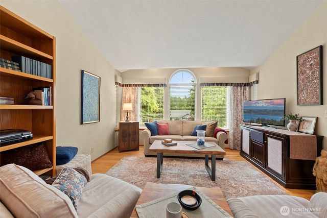 511 E Old Ranch Road, Allyn, WA 98524