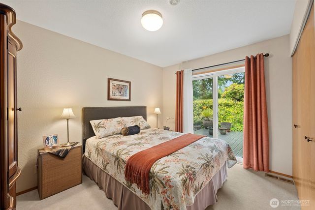 511 E Old Ranch Road, Allyn, WA 98524