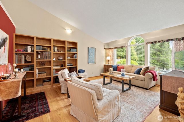 511 E Old Ranch Road, Allyn, WA 98524