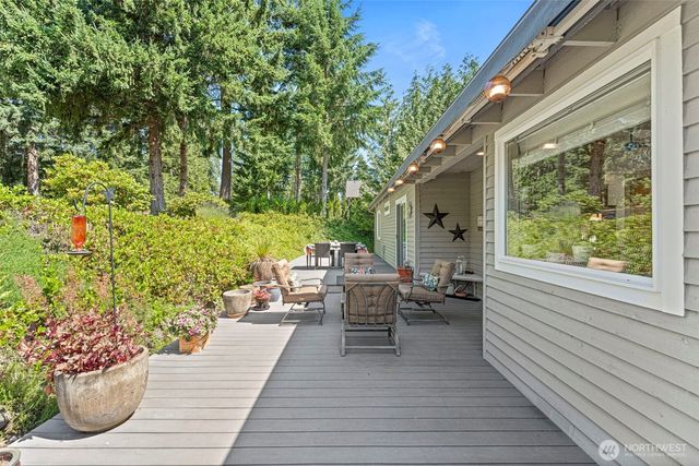 511 E Old Ranch Road, Allyn, WA 98524