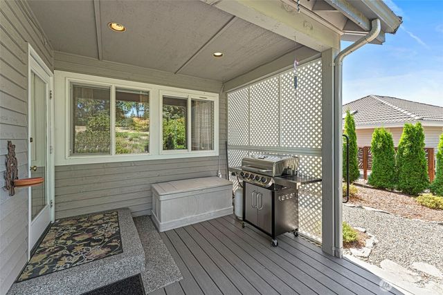 511 E Old Ranch Road, Allyn, WA 98524