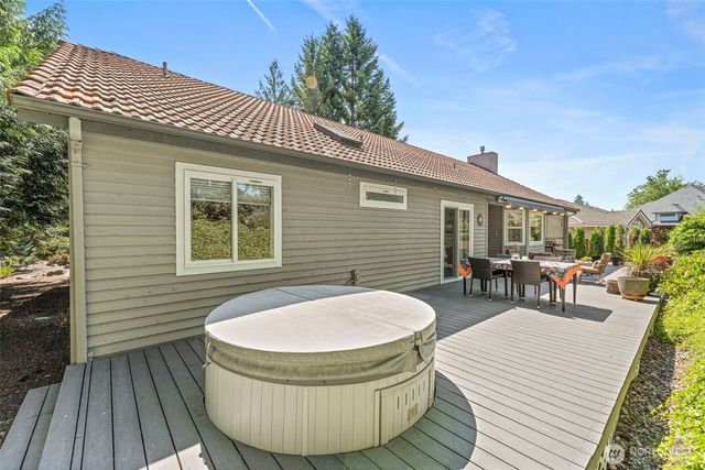 511 E Old Ranch Road, Allyn, WA 98524