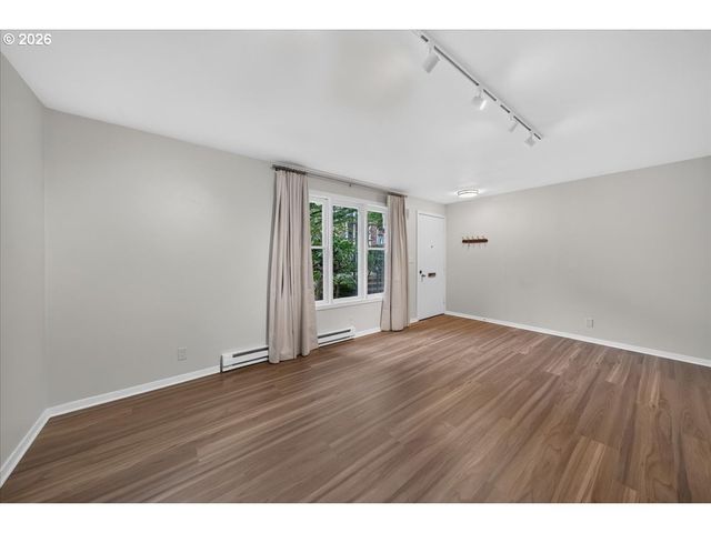 711 Nw 20TH Ave, Portland, OR 97209