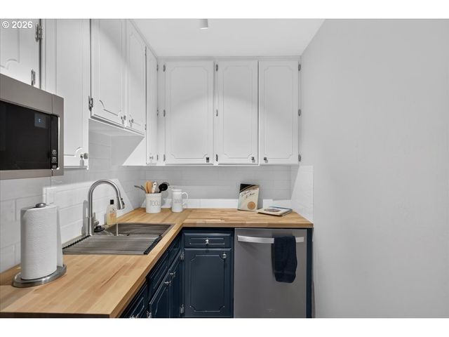 711 Nw 20TH Ave, Portland, OR 97209