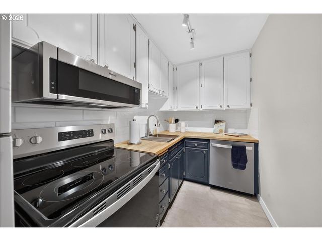 711 Nw 20TH Ave, Portland, OR 97209
