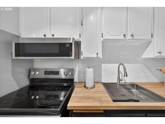 711 Nw 20TH Ave, Portland, OR 97209