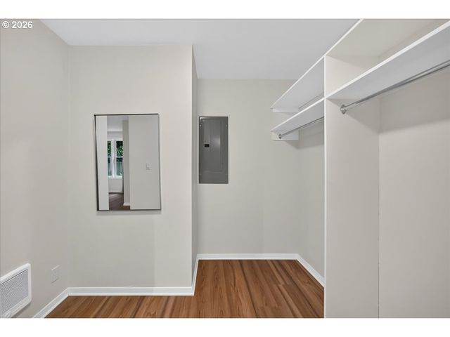 711 Nw 20TH Ave, Portland, OR 97209
