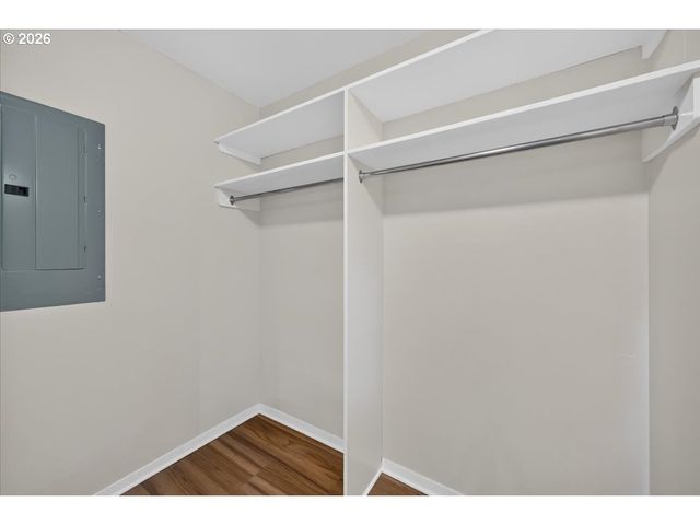 711 Nw 20TH Ave, Portland, OR 97209