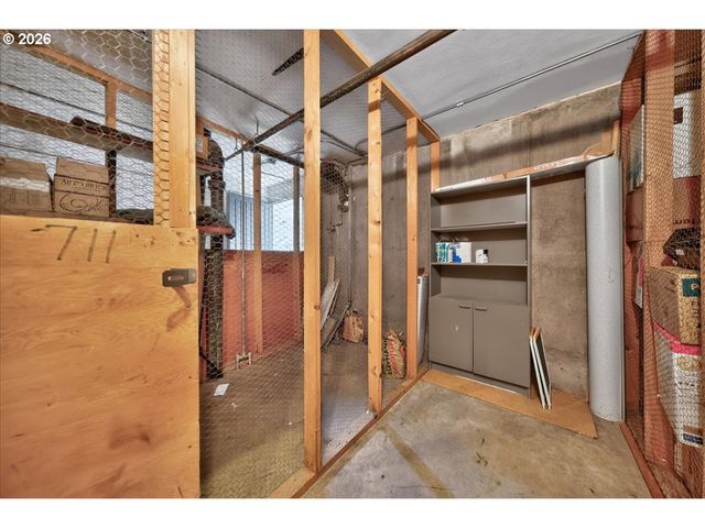 711 Nw 20TH Ave, Portland, OR 97209