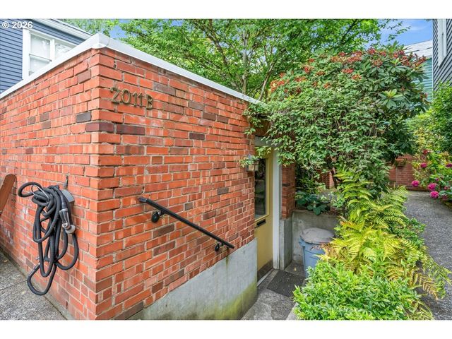 711 Nw 20TH Ave, Portland, OR 97209