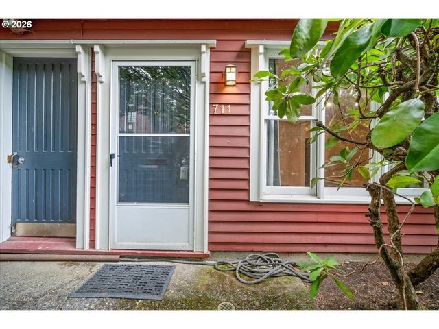 711 Nw 20TH Ave, Portland, OR 97209