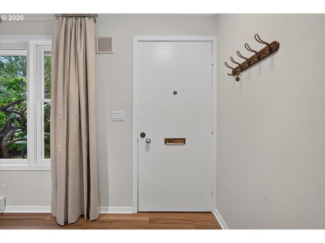 711 Nw 20TH Ave, Portland, OR 97209