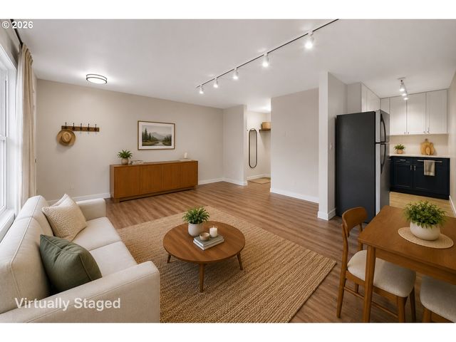 711 Nw 20TH Ave, Portland, OR 97209